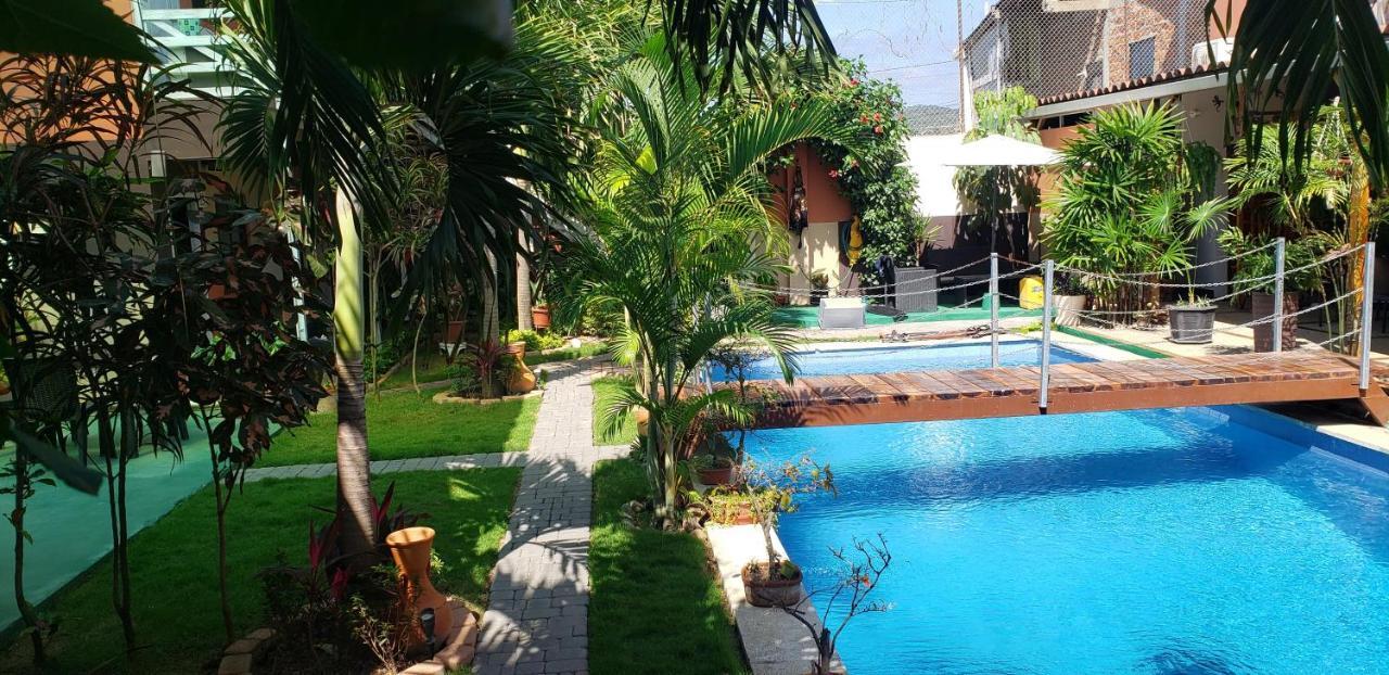 Hotel-Restaurante Ancora Puerto Lopez Bagian luar foto