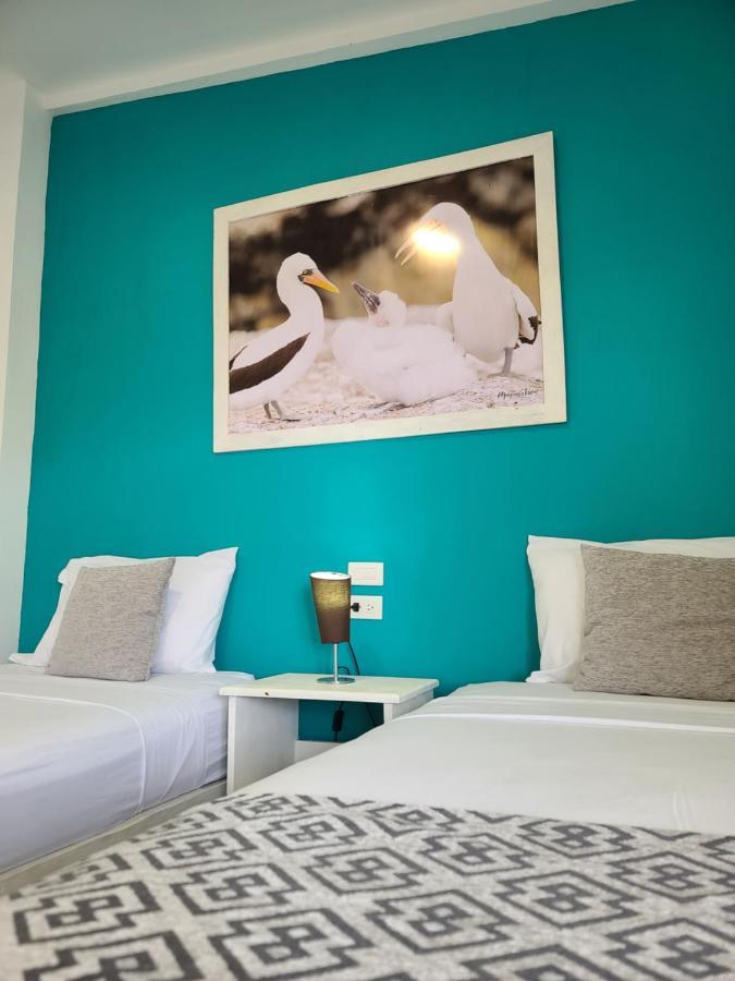 Hotel-Restaurante Ancora Puerto Lopez Bagian luar foto
