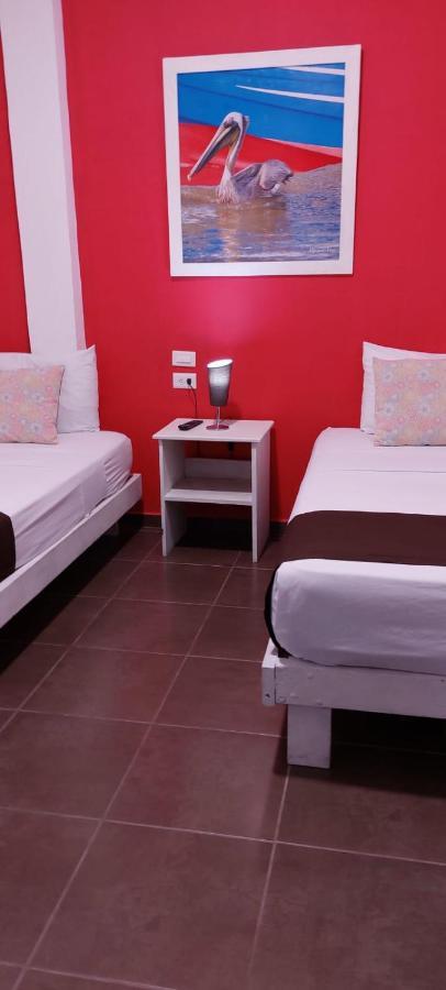 Hotel-Restaurante Ancora Puerto Lopez Bagian luar foto